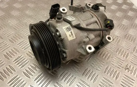 KIA Sportage Air conditioning (A/C) compressor (pump) 97701D7600 VS16E