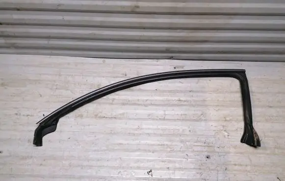 Chrysler Sebring (ST-22 - JR) Front door coupe window/glass frame 