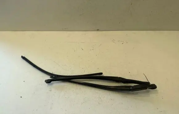 Audi A4 S4 B7 8E 8H Front wiper blade arm