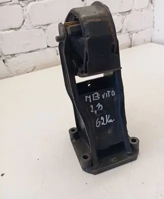 Mercedes-Benz Vito Viano W638 Engine mount bracket 6382411413