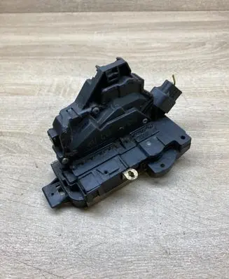 Ford Focus Rear door lock 2S4AA26412DA
