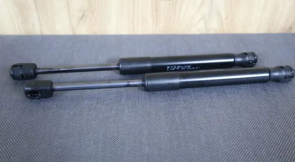 Mercedes-Benz SLK R171 Shock absorber/damper mounting bracket 1717500036 A1717500036