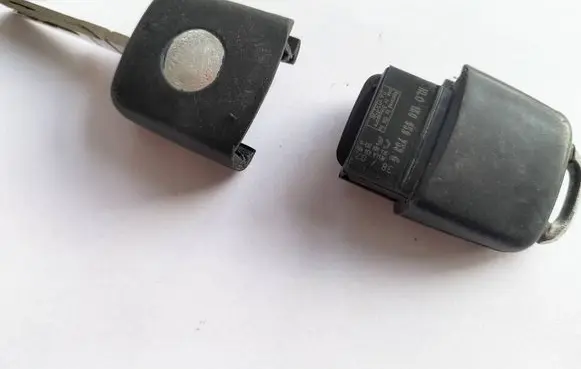 Volkswagen Golf V Ignition key/card RGC10021