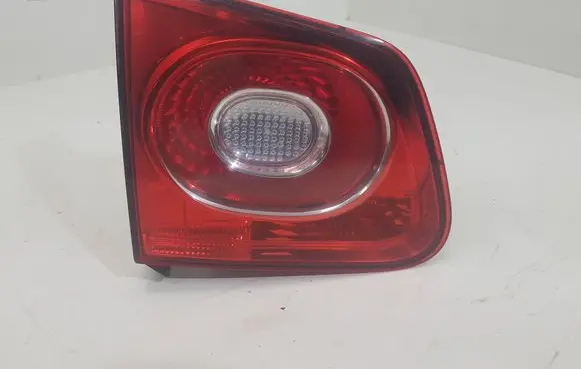 Volkswagen Tiguan Tailgate rear/tail lights