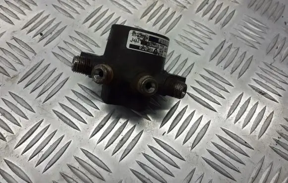 Renault Kangoo I Fuel distributor 8200057345