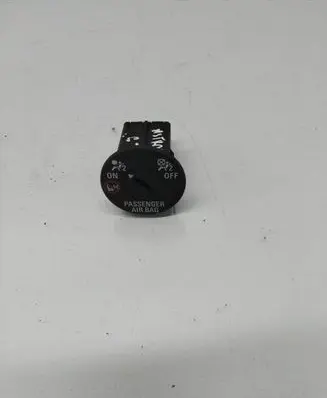 Passenger airbag on/off switch