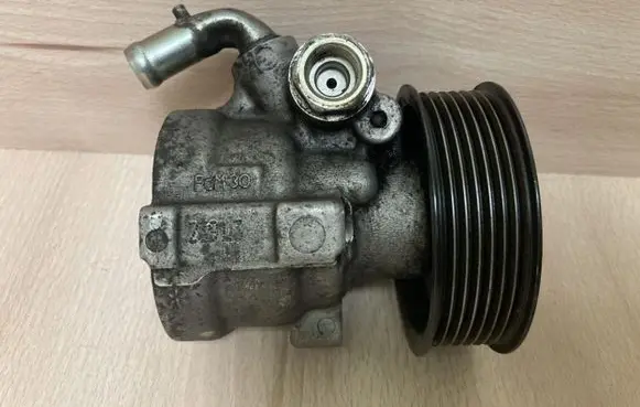 Iveco Daily 4th gen Power steering pump 504134963