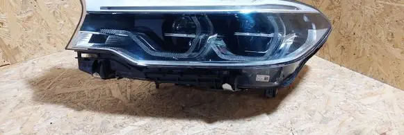 BMW 5 G30 G31 Headlight/headlamp 7439209 3296793