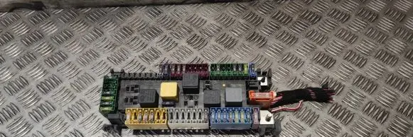 Mercedes-Benz GL X166 Fuse module A1669063901