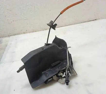 Audi A4 S4 B5 8D Rear door lock 8E0839349