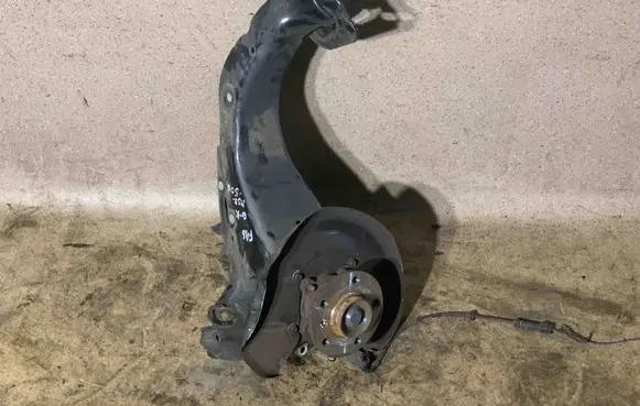 BMW 2 F46 Rear wheel hub 6851579