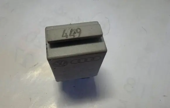 Volkswagen Touran I Other relay 1K0951253 0332011100 0416P2