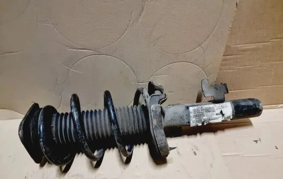 Volvo V40 Front shock absorber with coil spring 31317922