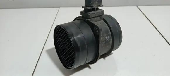 Audi A6 S6 C6 4F Mass air flow meter 03G906461C 0281002735 0281002721