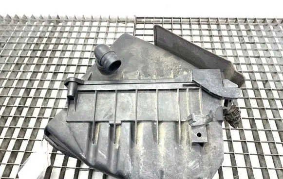 Audi A4 S4 B6 8E 8H Air filter box 06B000183