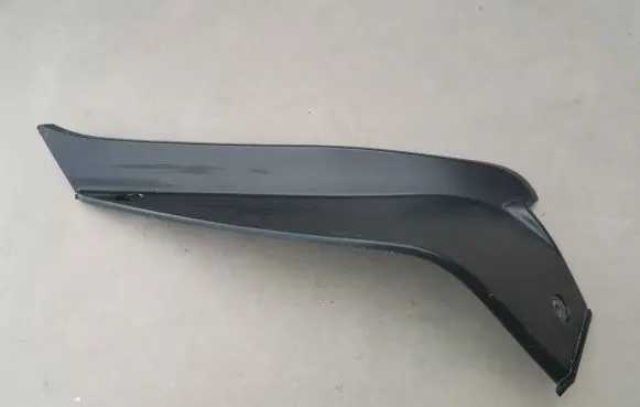 Subaru Impreza II Rear/tail light trim molding OEW26064