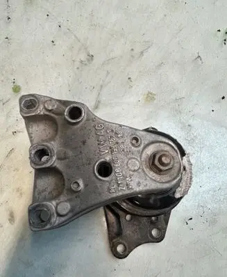 Seat Ibiza IV (6J,6P) Engine mounting bracket 6Q0199185T