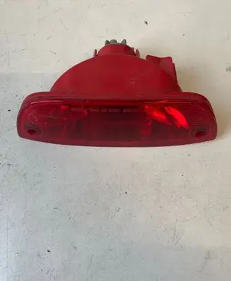 Third/center stoplight