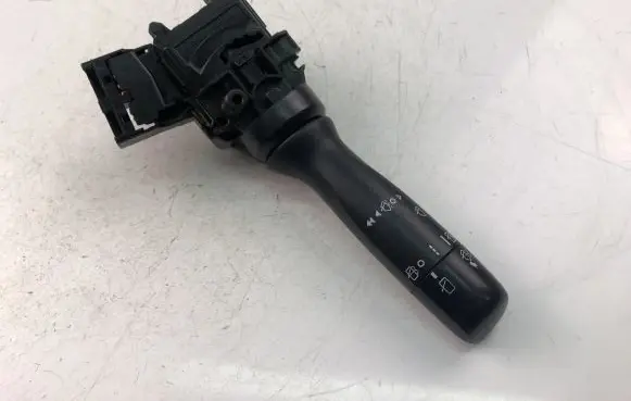 Toyota Yaris Indicator stalk 17F144