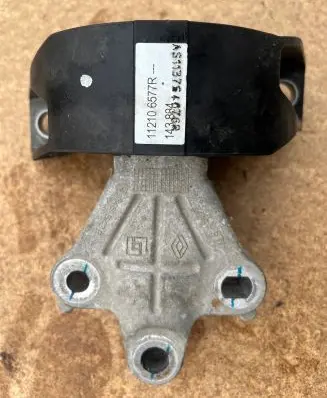Dacia Sandero Engine mount bracket 112106577R