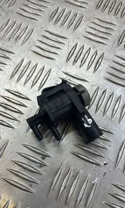 Volkswagen PASSAT B6 Vacuum valve 1J0906283