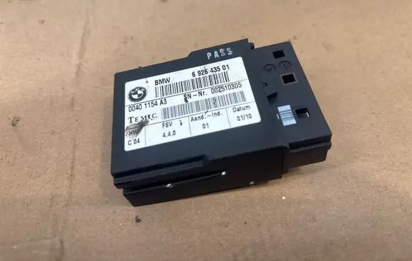 BMW X1 E84 Seat control module 6926435 002510305 00401154A3