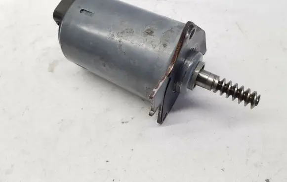 Citroen DS3 Valve oil control V753390580 nr8453