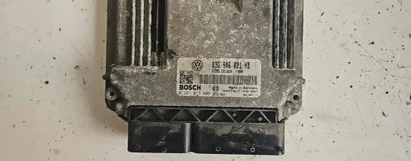 Volkswagen Golf V Engine control unit/module 03G906021HB 1039S15613 0281013606