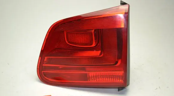 Volkswagen Tiguan Tailgate rear/tail lights 5N0945310 A046341 3191