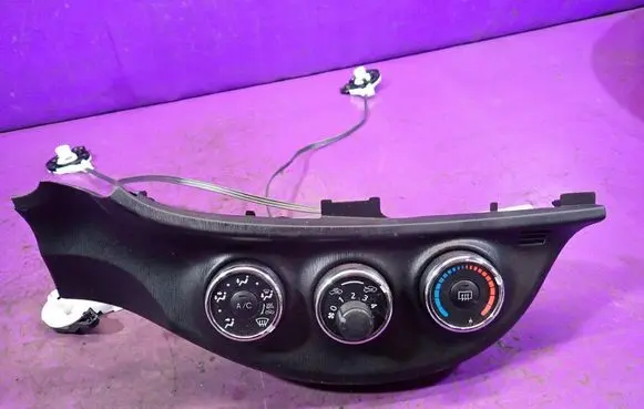 Toyota Yaris Climate control unit 