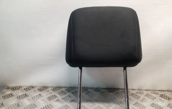 Nissan Juke I F15 Front seat headrest 