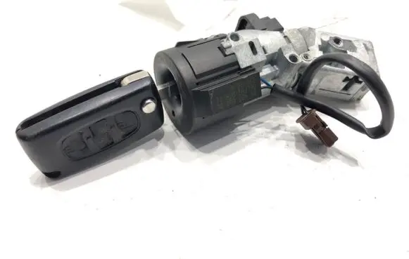 Citroen C4 I Ignition lock N0502073