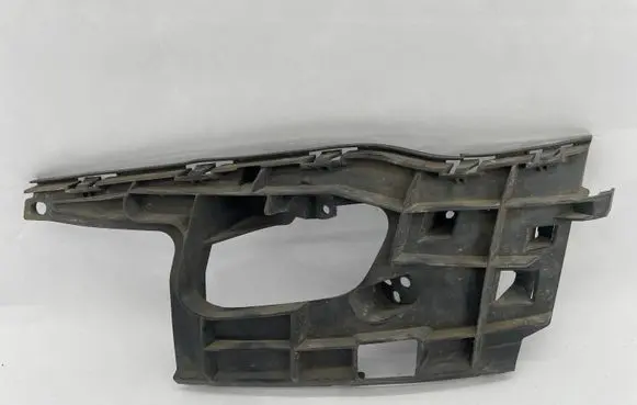 Audi A7 S7 4G Front bumper mounting bracket 4G8807095A