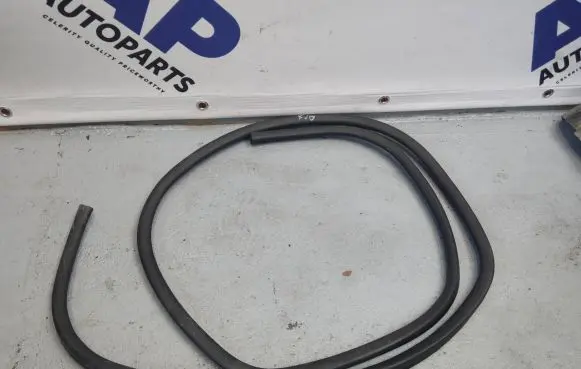 BMW 5 F10 F11 Engine compartment rubber 7019779