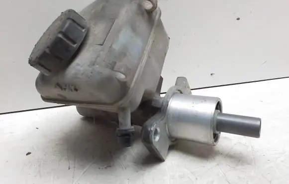 Opel Zafira A Master brake cylinder 32066734