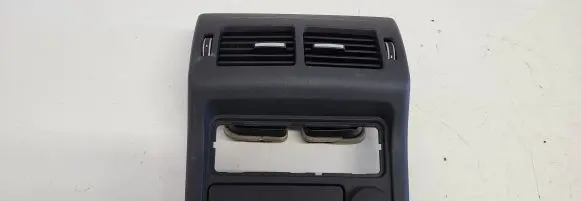 Jaguar XE Rear air vent grill GX7367448AA 132762 C8C9E