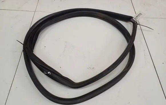 Rubber seal rear door