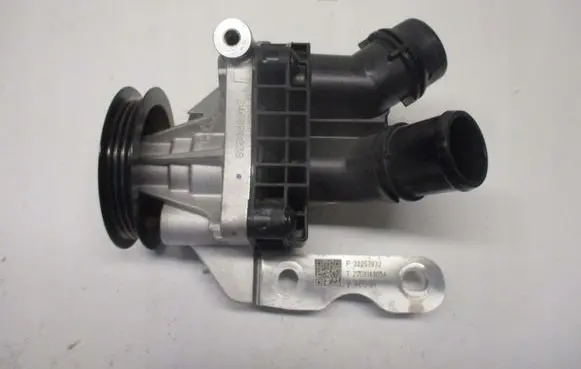 Volvo XC40 Water pump 32257932