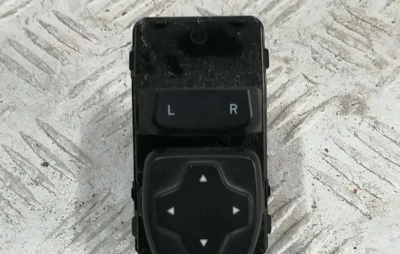Hyundai Kona I Wing mirror switch 3K548A1000 20230106 U0F0L00094