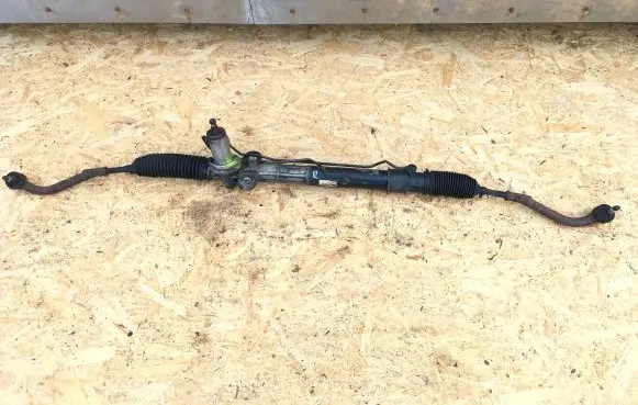 Hyundai Santa Fe Steering rack 577002P800