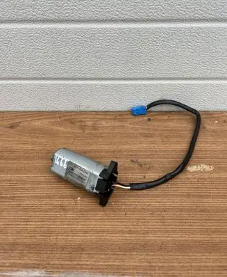 Mercedes-Benz E W211 Seat adjustment motor A2118202642 1157701