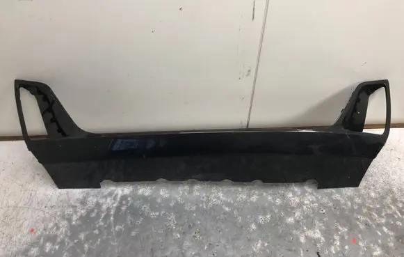 Front bumper splitter molding