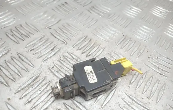 Volvo S70 V70 V70 XC Brake pedal sensor switch 9128577