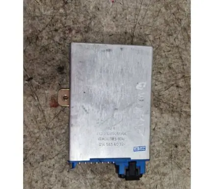 Mercedes-Benz E W124 Cruise control relay 0145454032 4122127001