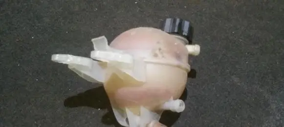 Peugeot 207 Coolant expansion tank/reservoir 9680163780