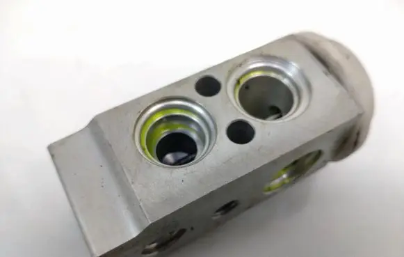 Air conditioning (A/C) expansion valve