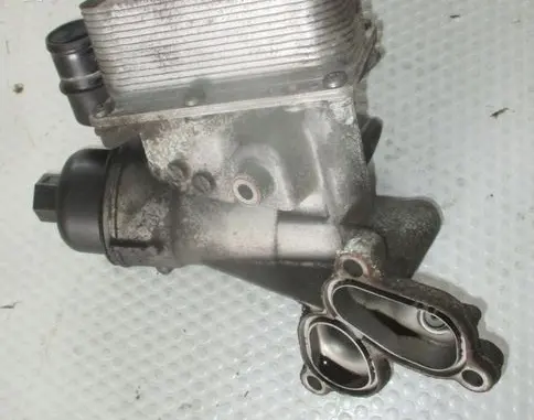 Renault Espace IV Oil filter mounting bracket