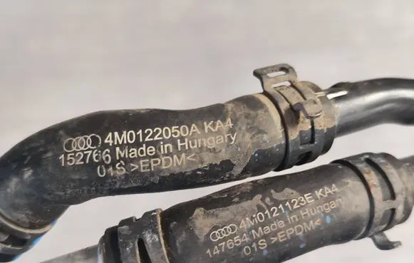 Audi Q7 4M Engine coolant pipe/hose 4M0121085P 4m0122050a 4m0121123e