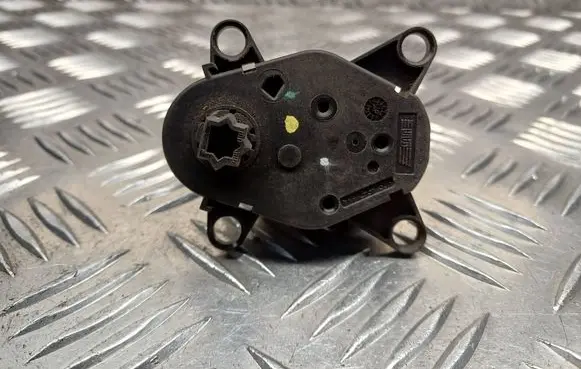 Peugeot 406 Air flap motor/actuator 653118VC