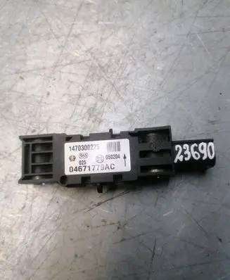 Chrysler Voyager Airbag deployment crash/impact sensor 04671779AC 1470300275